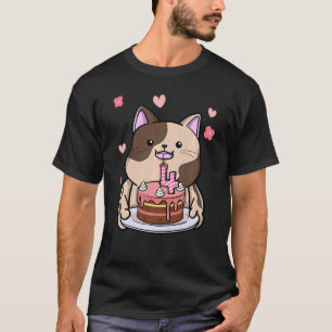 Kinder Chubby Cat mit einem Geburtstagskuchen 4. J T-Shirt