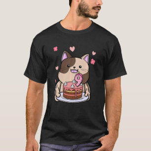 Kinder Chubby Cat mit einem Geburtstagskuchen 9. J T-Shirt