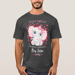 Kinder, die 2023 in die große Schwester A beförder T-Shirt