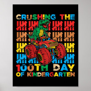 Kinder, die den 100. Tag der Schulkinder 100 Tage Poster