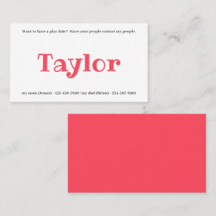 Kinder, die die Karte abspielen Datum spielt Mädch