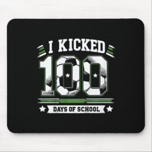 Kinder, die ich 100 Tage Fußball in der Schule ges Mousepad