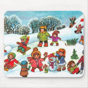 Kinder, die im Schnee spielen Mousepad