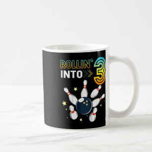 Kinder, die in den 3 Jahre alten Geburtstag Bowlin Kaffeetasse
