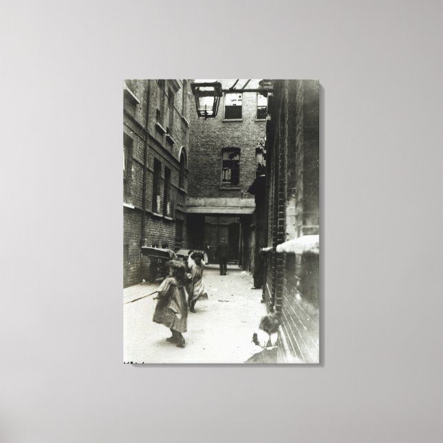 Kinder, die in einem Slum spielen, 1899 Leinwanddruck (Vorderseite)