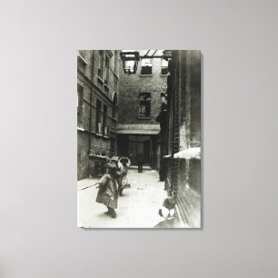 Kinder, die in einem Slum spielen, 1899 Leinwanddruck