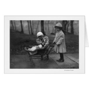 Kinder, die mit Campbell spielen