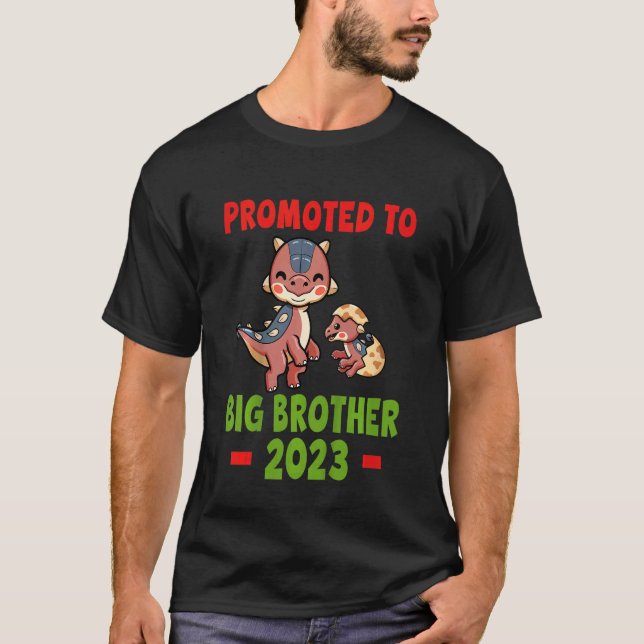 Kinder, die nach 2023 zum großen Bruder befördert  T-Shirt (Vorderseite)