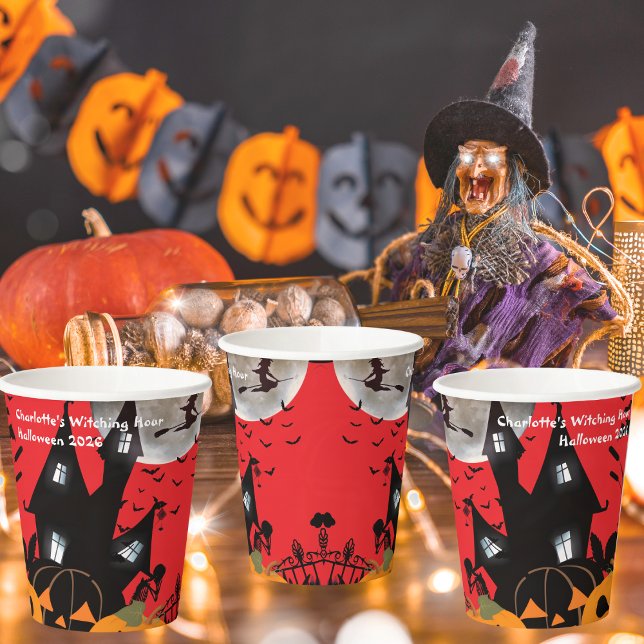 Kinder, die sich die Papiertüten des Halloween-Par Pappbecher (Witching Hour Halloween Party Paper Cups)