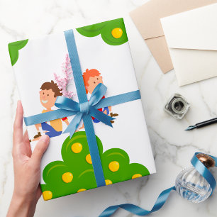 Kinder, die unter einem Apfelbaum sitzen Geschenkpapier
