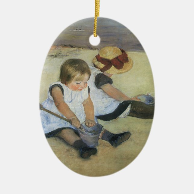 Kinder, die von Mary Cassatt am Strand spielen Keramikornament (Vorne)