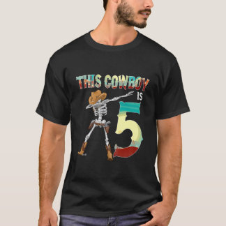 Kinder Dieser Cowboy ist 5 Dabbing Skelett 6. Birt T-Shirt