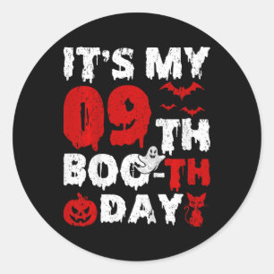 Kinder Es ist mein 9. Boo-th Day Beängstigend 9. G Runder Aufkleber