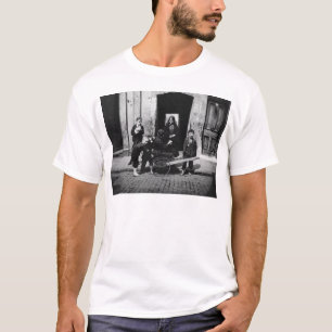 Kinder in einem London-Elendsviertel T-Shirt