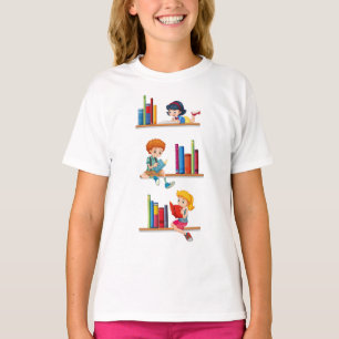 Kinder lesen Bücher auf einem Regal T-Shirt
