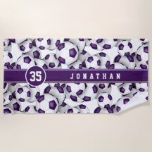 Kinder Lila weiße Fußballbälle Sportmannschaftsfar