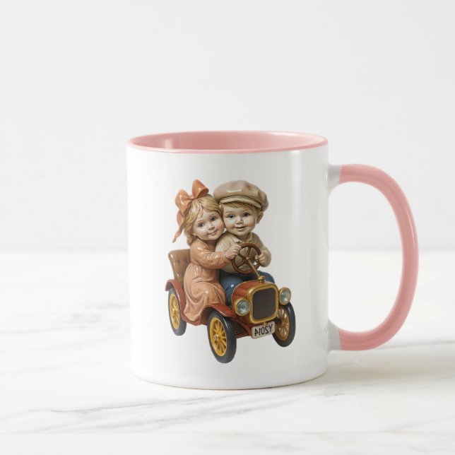 Kinder mit altem Auto zurück. Tasse (Rechts)