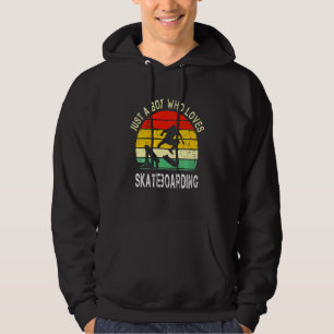 Kinder nur einen Jungen, der Skateboarden Vintag R Hoodie