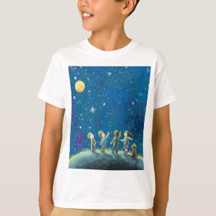 Kinder schauen sich den nächtlichen Sky T - Shirt 