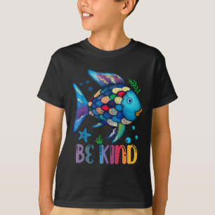 Kinder seien freundlich Regenbogen Schuppen Fisch T-Shirt