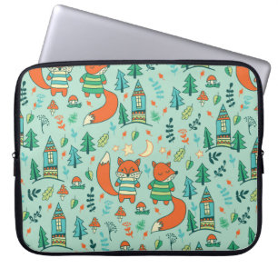 Kinder sind nahtlos mit jungen Füchsen. Funny Chil Laptopschutzhülle