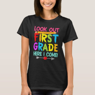 Kinder Student schauen erste Klasse, hier komme ic T-Shirt