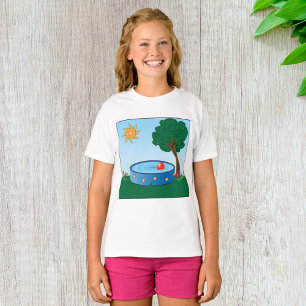 Kinder-Szene mit Pool im Hinterhof und Sonnenschat T-Shirt