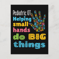 Kinder und Jugendliche helfen kleinen Händen, Groß