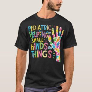 Kinder und Jugendliche helfen kleinen Händen, Groß T-Shirt