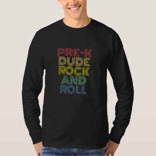 Kinder vor dem K-Typ zurück zum Shirt der Schule