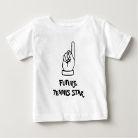 Kinder zum Shirt unter humorvollem Tennismotto