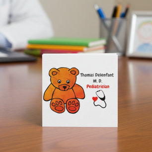 Kinderarzt - orange Teddybär - Stethoskop Quadratische Visitenkarte