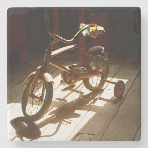 Kinderfahrrad an der ehemaligen Getreidemühle Steinuntersetzer