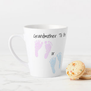Kinderfußabdrücke Großmutter zur Bekanntgabe Milchtasse