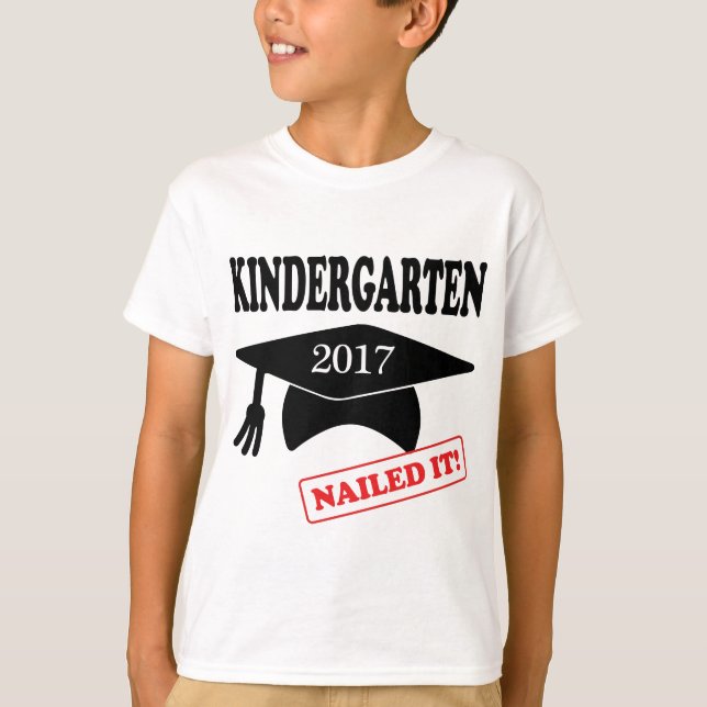 Kindergarten 2017 nagelte es T-Shirt (Vorderseite)