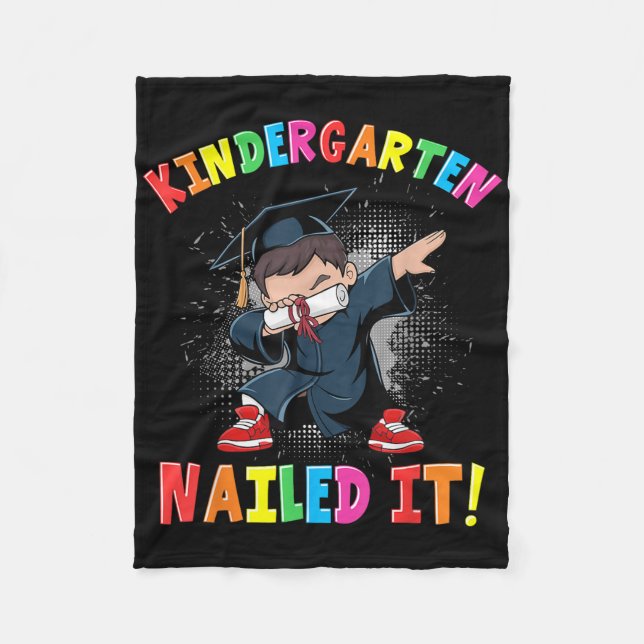 Kindergarten Abschluss 2025 Jungen Kinder Dabbing  Fleecedecke (Vorderseite)