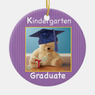 Kindergarten Abschluss Teddy Bear auf Lila Keramikornament