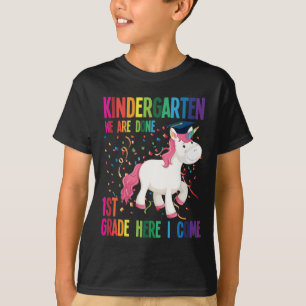 Kindergarten Abschluss Überraschung Erste Klasse T-Shirt