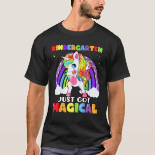 Kindergarten bekam magischen Dabbing-Einhorn-Regen T-Shirt