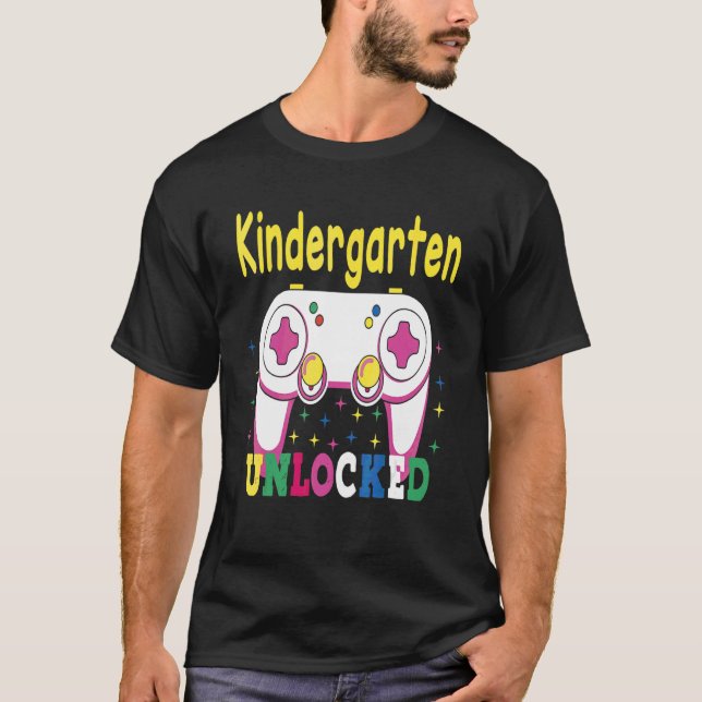Kindergarten Entsperrter Retro farbenfroher Gamer T-Shirt (Vorderseite)
