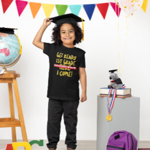 KINDERGARTEN GRADUATE - ERHALTEN SIE DIE ERSTE STU T-Shirt