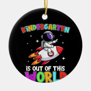 Kindergarten ist ein Out-of-this-World-Outfit-Lehr Keramik Ornament