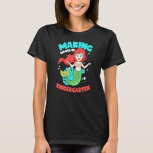 Kindergarten Kindermädchenmädchen Erste Tage Waage T-Shirt