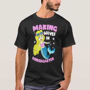 Kindergarten Kindermädchenmädchen Erste Tage Waage T-Shirt