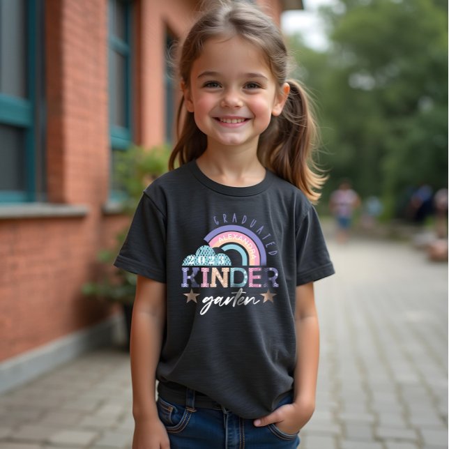 Kindergarten-Klasse 2022 mit Fun Rainbow Graduated Tri-Blend Shirt (Fun Rainbow Graduated Kindergarten Class of 2022 Tri-Blend Shirt)