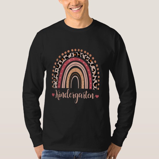 Kindergarten Lehrerin Boho Regenbogenleopard zurüc T-Shirt (Vorderseite)