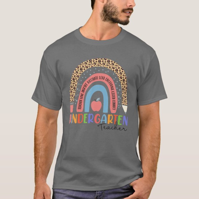 Kindergarten Leopard Rainbow Zurück T-Shirt (Vorderseite)