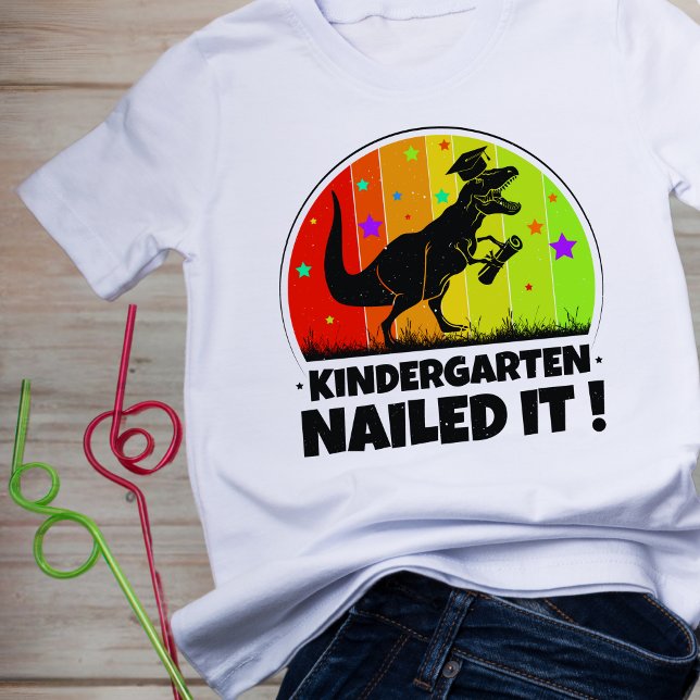 Kindergarten "Nagel!" T-Rex Dino Child T-Shirt (Von Creator hochgeladen)