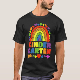 Kindergarten-Regenbogenlehrer willkommen zurück in T-Shirt