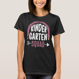 Kindergarten-Regenbogenlehrer willkommen zurück zu T-Shirt